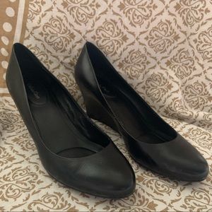 Calvin Klein Yana Leather Wedge